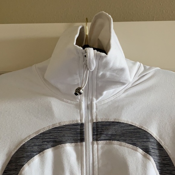 Lululemon jacket - Picture 4 of 6